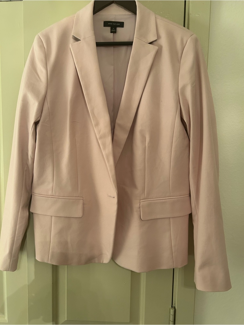 Ann Taylor Dusty Pink Women's Blazer one button. New without tag  size 16T